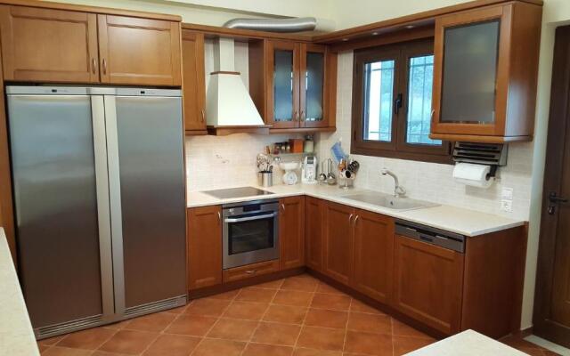 Villa Politimi at Aegina