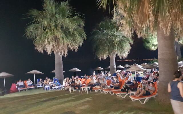 Bella Pino Beach Club Hotel