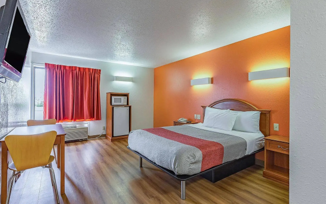 Red Lion Inn & Suites Pontoon Beach