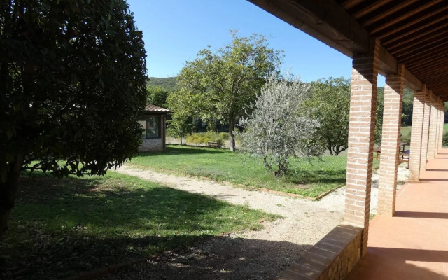 SCAPPO IN UMBRIA,Casale Vallenea