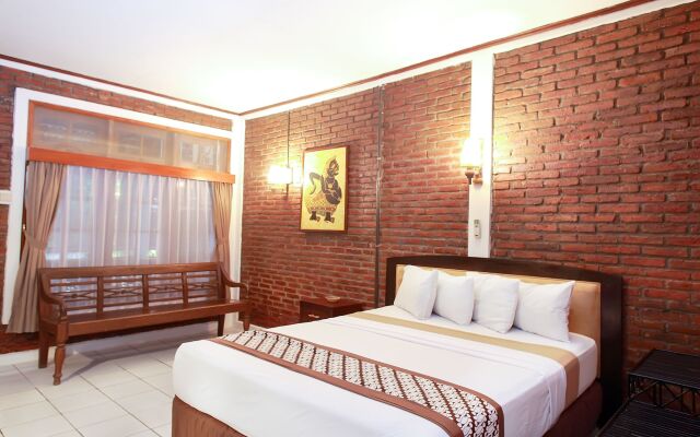 Paku Mas Hotel