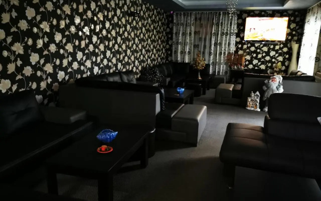 Hostel Max