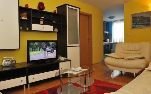 Apartment Lara Tour As