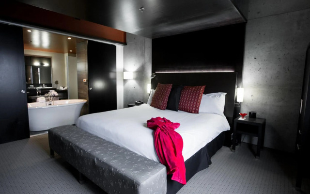 Grand Times Hotel Quebec City Airport