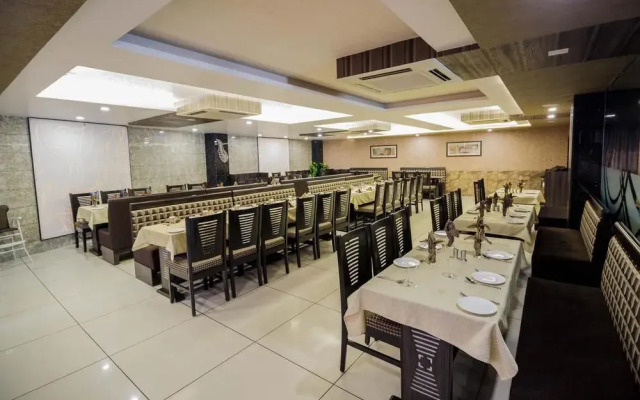 OYO Rooms High Court SG Highway