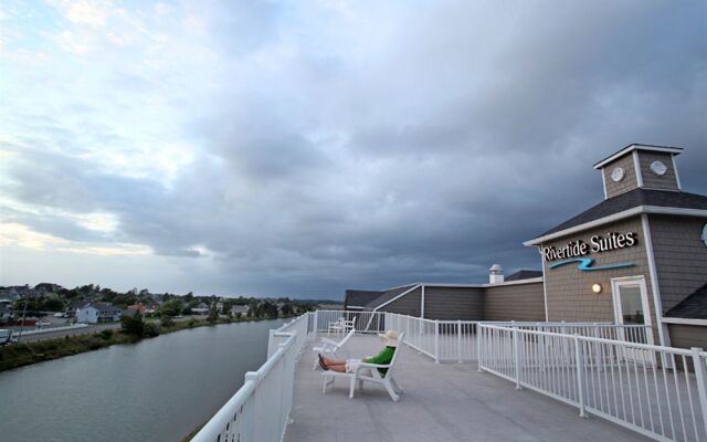 Rivertide Suites Hotel
