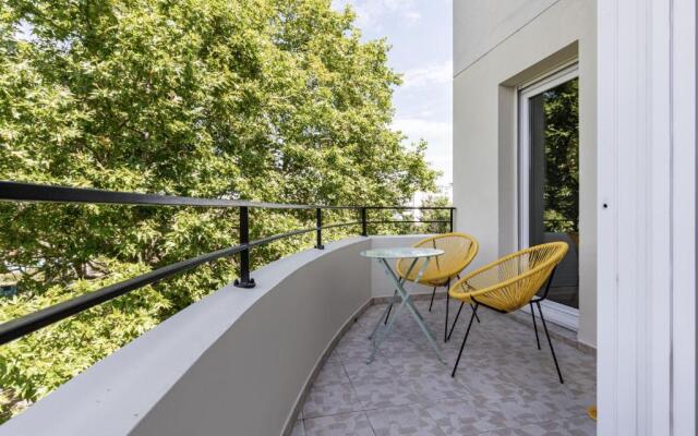 Design 3 bedrooms appartment, near Champs Elysees
