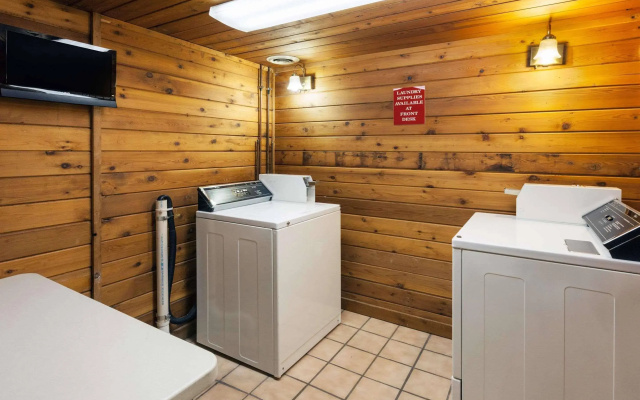 Ramada Plaza Hotel Ojibway