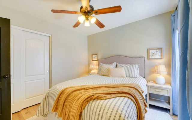 Near Golf & Hikes! Poolside Retreat in Phoenix