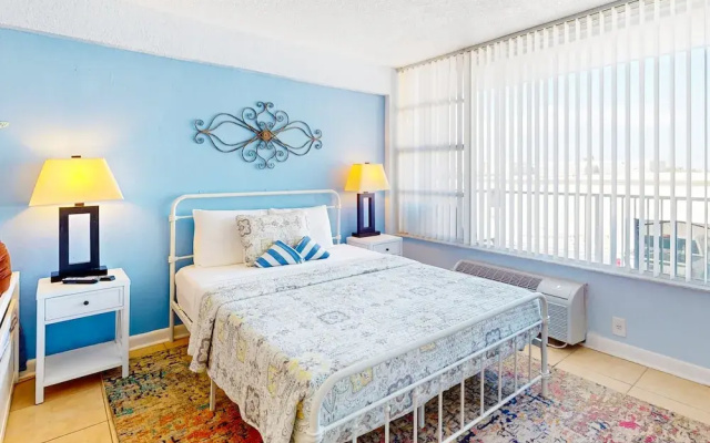 Daytona Beach Club 320 - Daytona Dreamin'