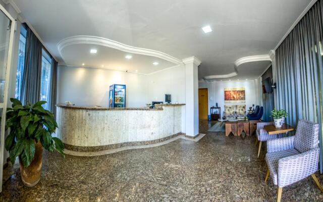 Center Apart Hotel