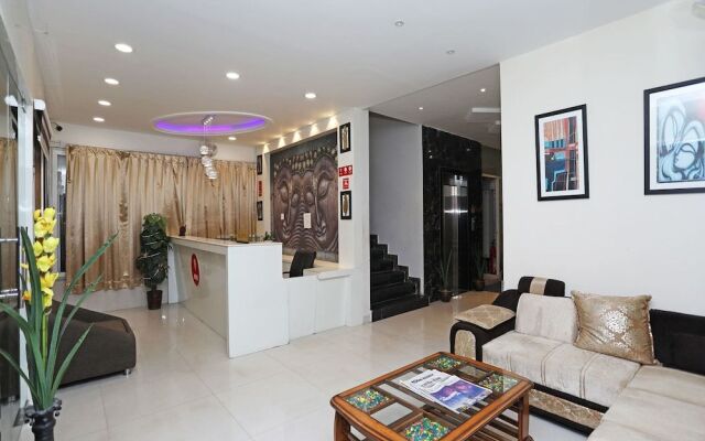 Oyo 9972 Hotel Kingfisher