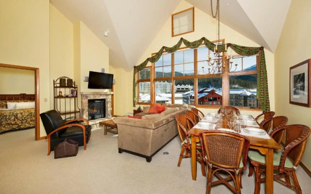 Zephyr Mountain Lodge