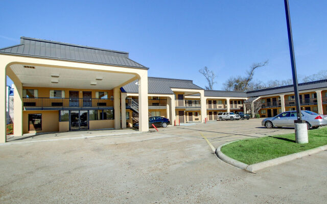 Econo Lodge Pearl