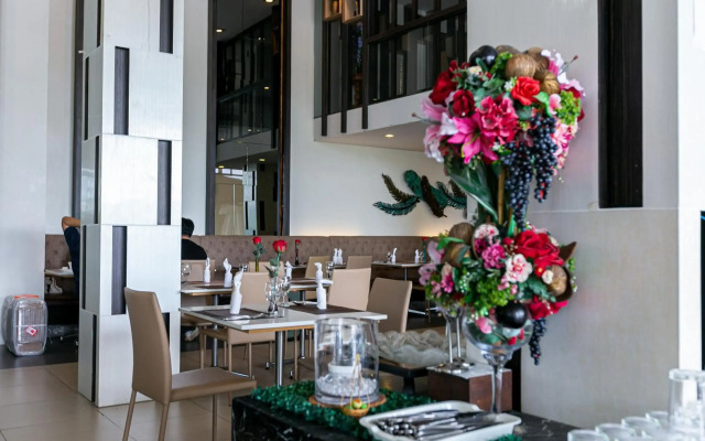 Grand Ratchapruek Hotel