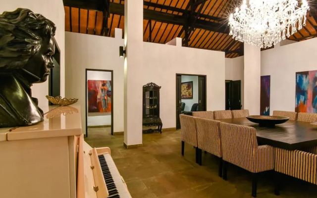 Lovina Residence