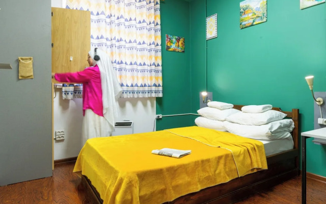 ololoFreelander work and travel Hostel