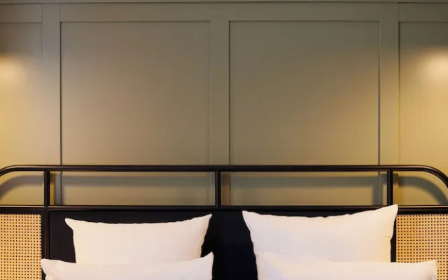 Square Lodge Hotel La Roche Sur Yon - Handwritten Collection