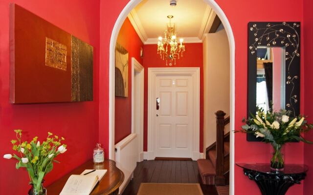 Wheatlands Lodge - Bed & Breakfast
