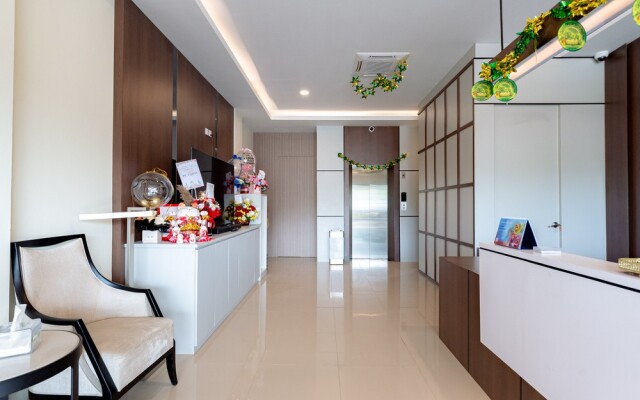 RedDoorz Plus @ Komplek ABC Batu Aji Batam