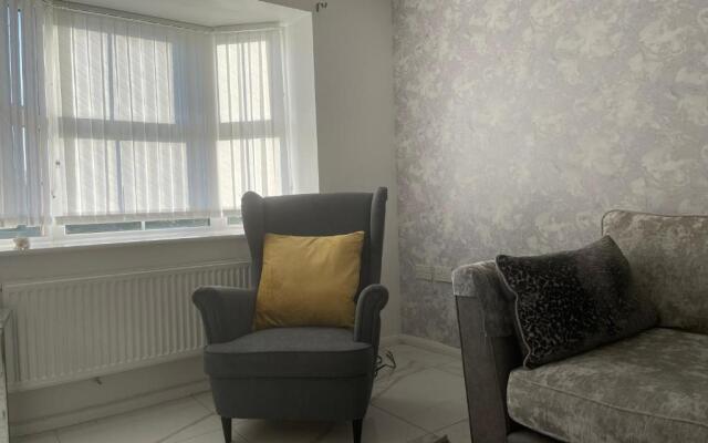 Tayberry Close Contractors & Leisure Apartment by Leecroft Stays
