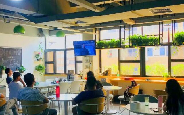 Qiyou Capsule Youth Hostel