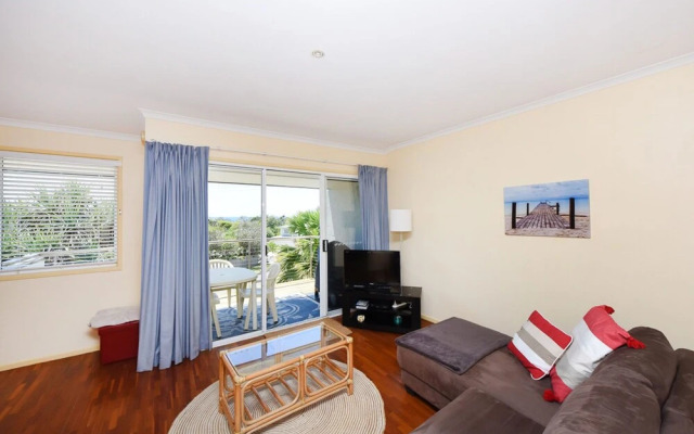 Sunbright 2/5 Petrel Street
