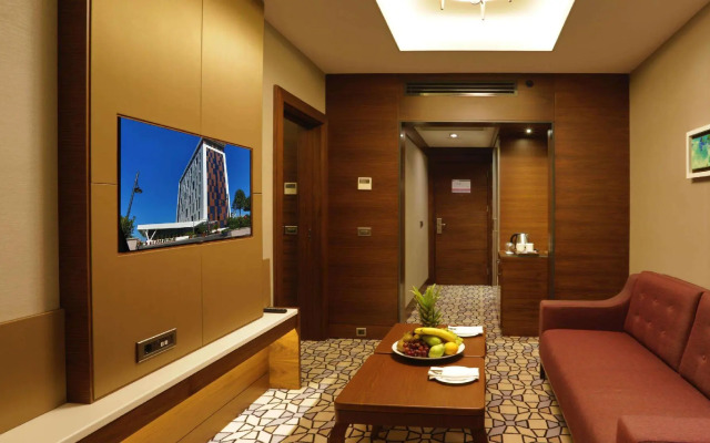 Royal Stay Palace Hotel