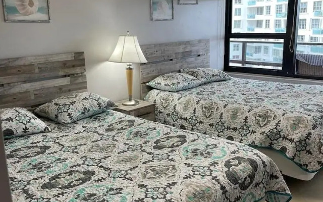 Alexander 919 2 Bedroom Apts by RedAwning