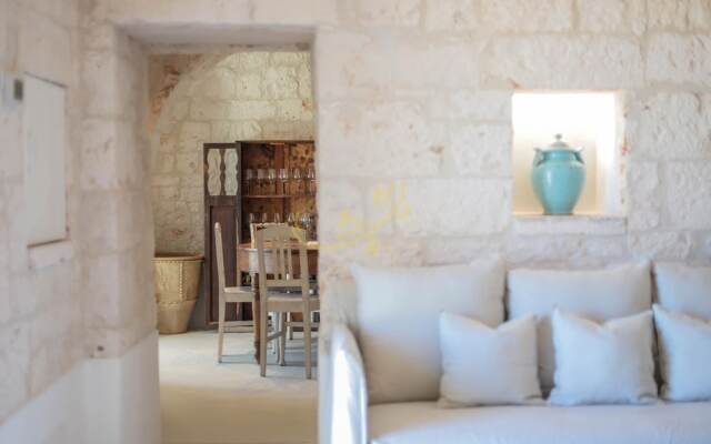 TD I Coni di Pinur Trulli With Scenic Valley View