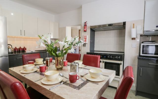 25 Springvale