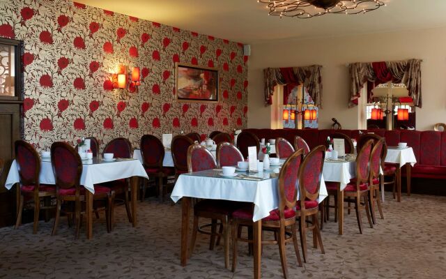 Best Western Plus Pastures Hotel