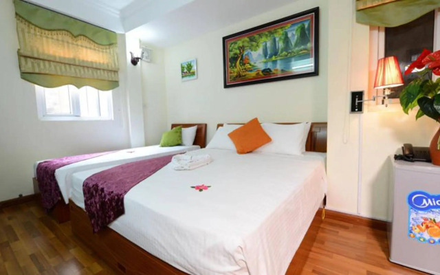 Holiday Lakeview Hotel