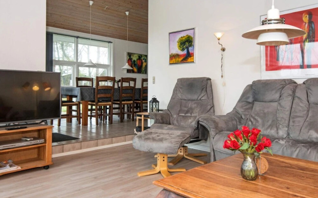 8 Person Holiday Home in Oksbol