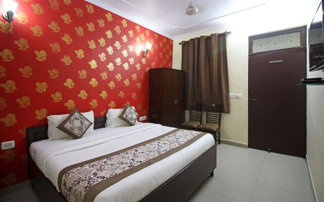 OYO 7578 Hotel Luck Residency