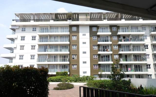 Homey Designed Studio Apartment At Gateway Pasteur