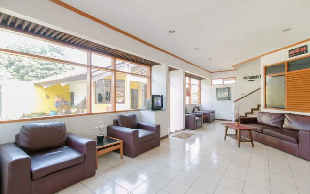 Koneng Hotel by OYO Rooms