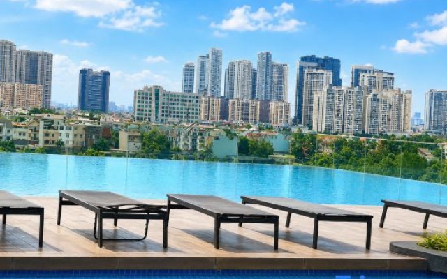 Cozy Balcony Studio • 15 mins to Ben Thanh market – Pool – Ho Chi Minh City