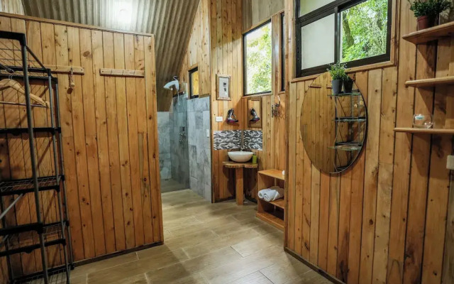 Tityra Lodge