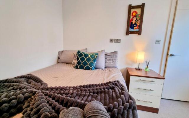 Surbiton Luxury Garden House 19