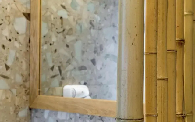 Niki Savvas Studio & Suites
