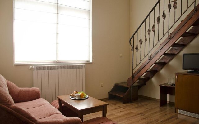 Bizev Hotel
