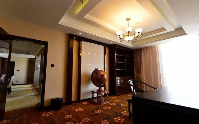 Huang He  International   Hotel