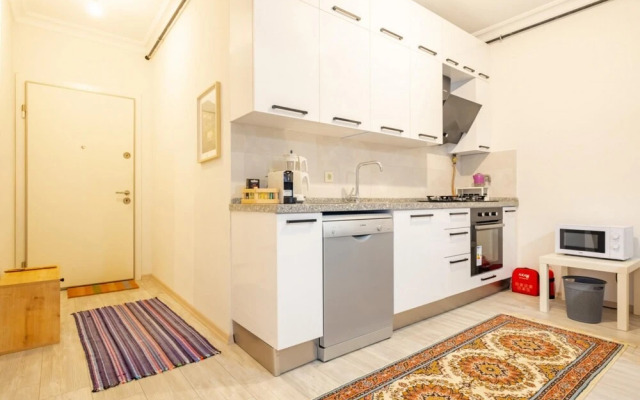 Pleasant Flat Close to Metro Station in Maltepe
