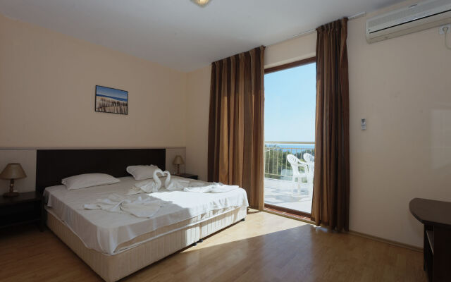 Hotel Vemara Club