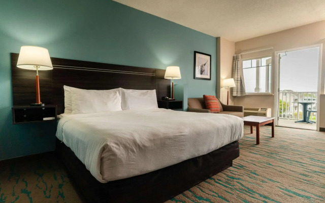 Gateway Hotel & Suites, Ascend Hotel Collection