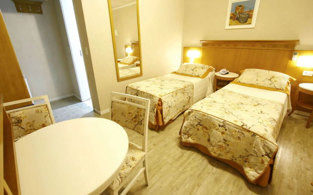 Life Hotel Infinity
