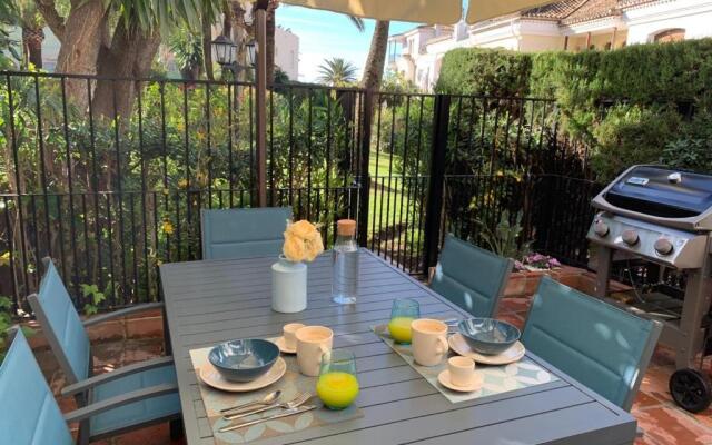 Exquisite NEW townhouse/Front Beach/2BEDR/2,5BATH