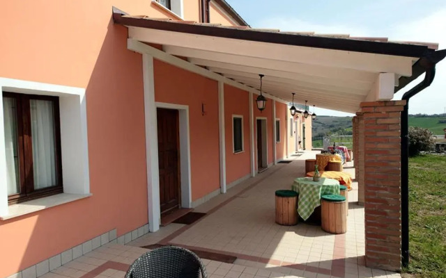 Villa Diana, Marche - intera struttura con piscina