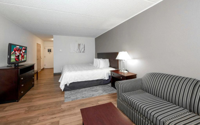 Red Roof PLUS+ Newark Liberty Airport - Carteret